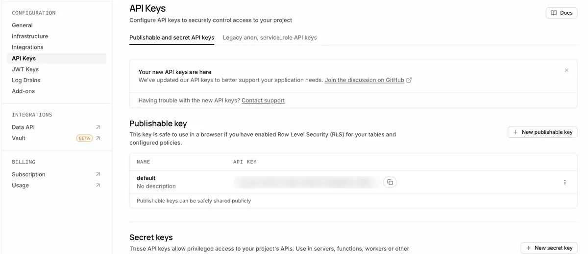 Supabase 설정 화면. 왼쪽 목록의 CONFIGURATION 아래 General, Infrastructure, Integrations 다음에 API Keys 항목이 선택돼 있고, 오른쪽에 Publishable key 섹션과 이 키는 RLS를 켜고 정책을 설정했다면 브라우저에서 안전하다는 설명이 보인다
